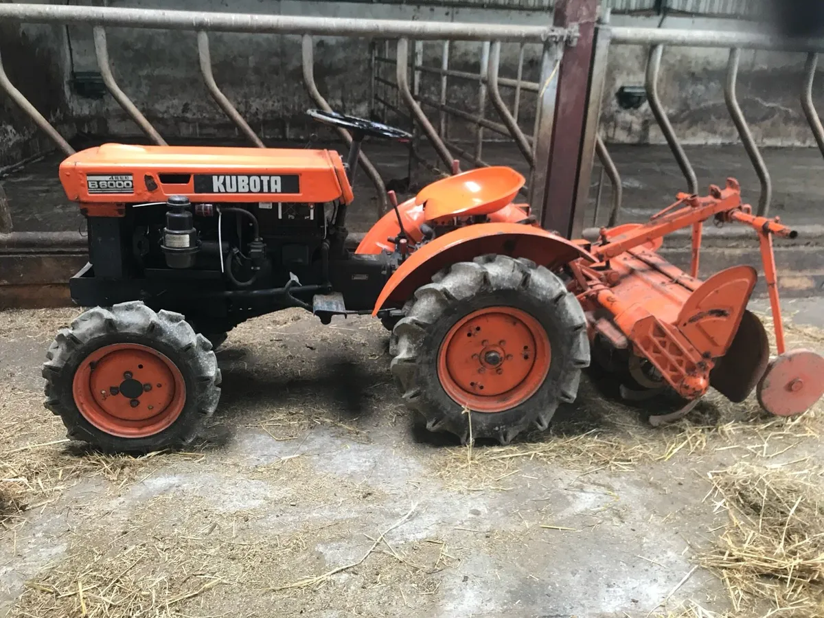 Kubota mini tractor - Image 1