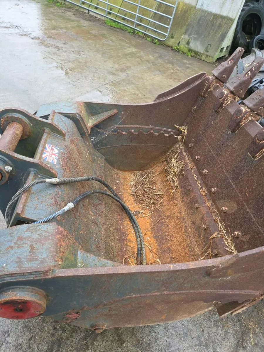4 in 1 bucket for 20 tonne digger - Image 2