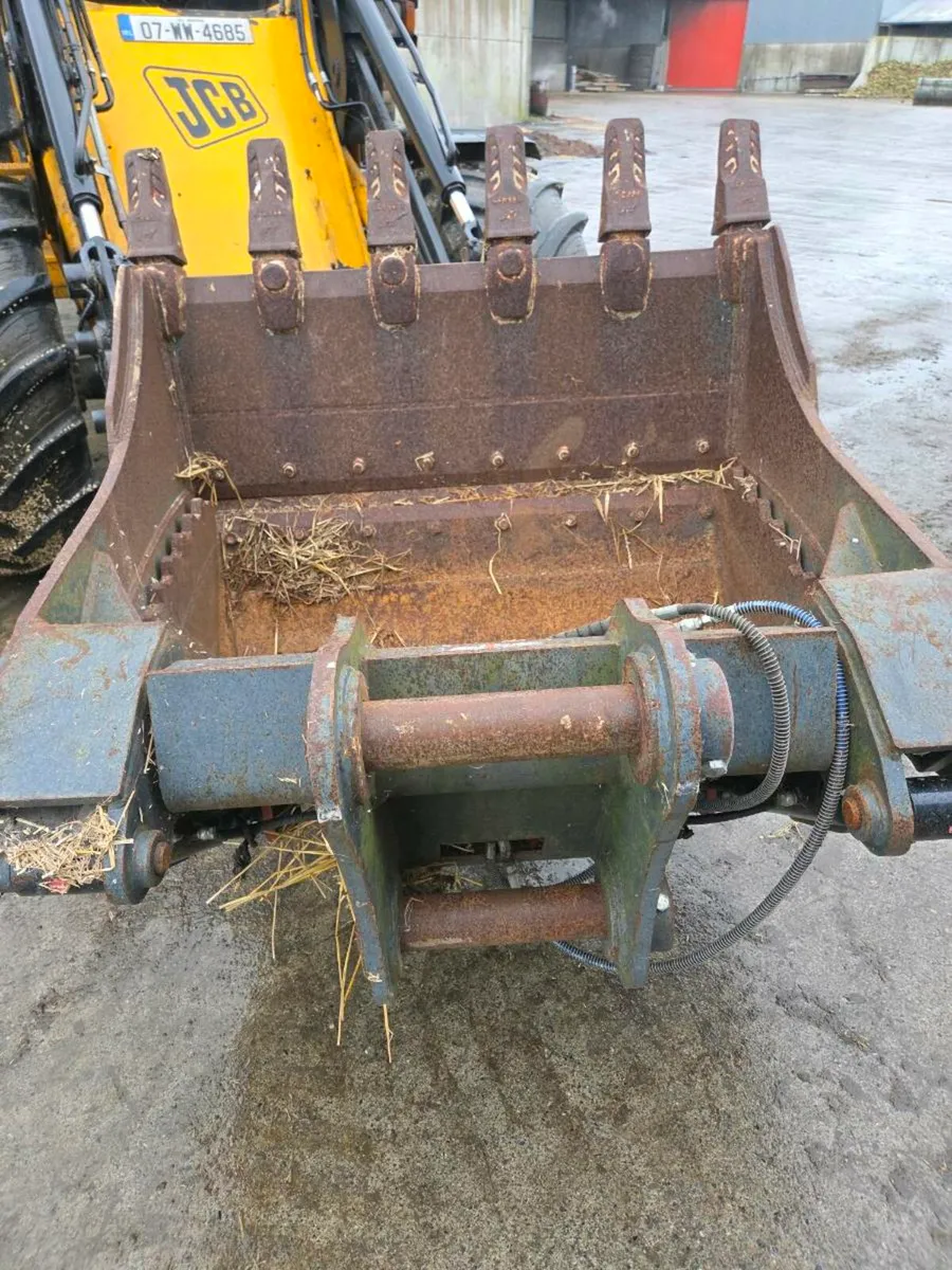 4 in 1 bucket for 20 tonne digger - Image 3