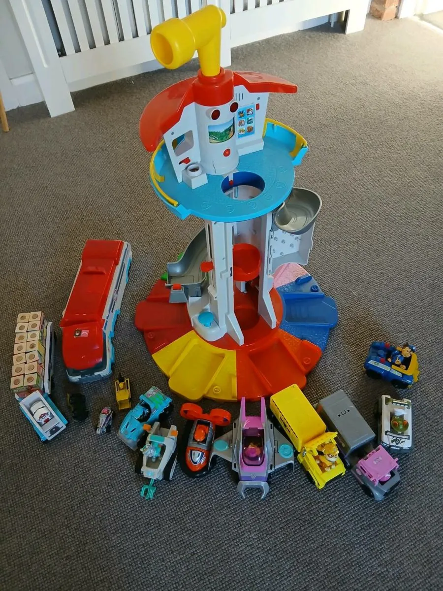 Paw patrol tower cars with figures and bus - Image 3