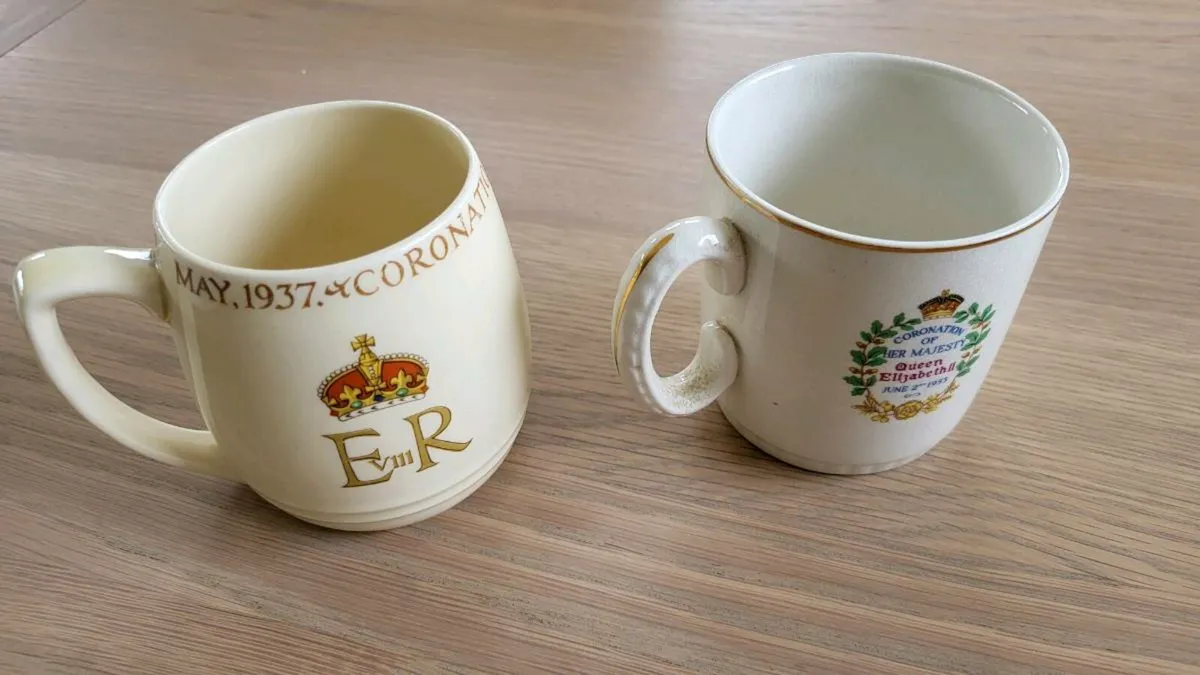 Pair of Coronation mugs - Image 2