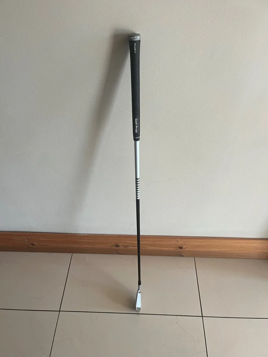 Titleist T200 4 Iron - Image 1