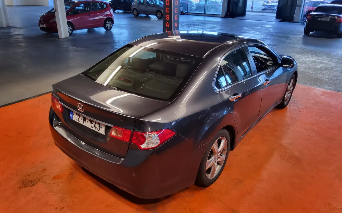 Honda Accord 2012 - Image 3