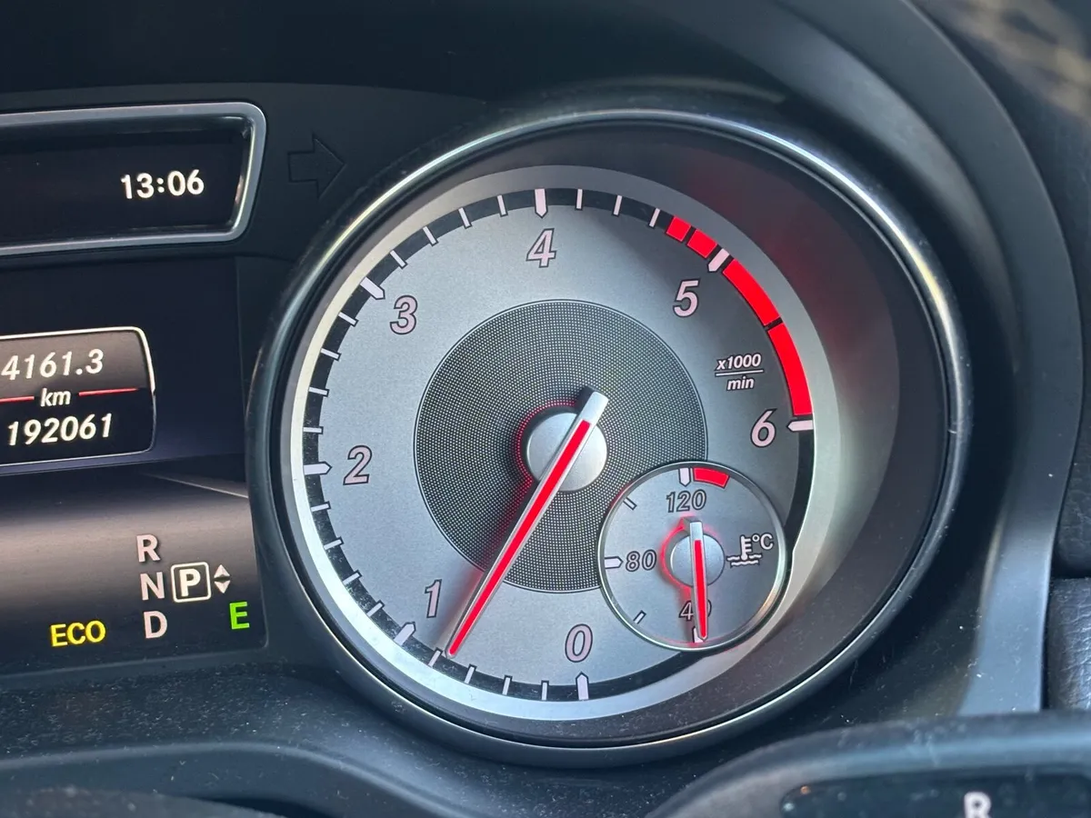 Mercedes-Benz GLA 2015 - Image 4