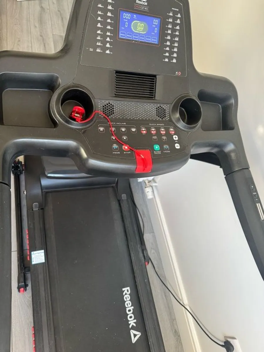Reebok GT40 Foldable Treadmill - Image 4