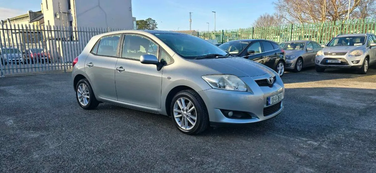 Toyota Auris - Image 2