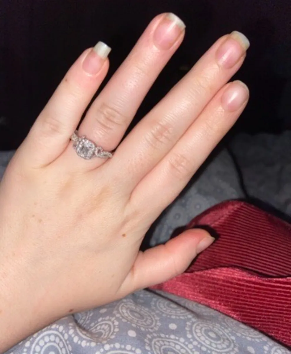 Vera wang engagement ring - Image 1