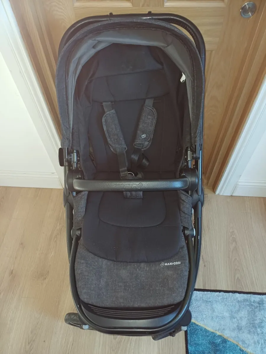 Maxi-cosi Adora push chair/pram - Image 1