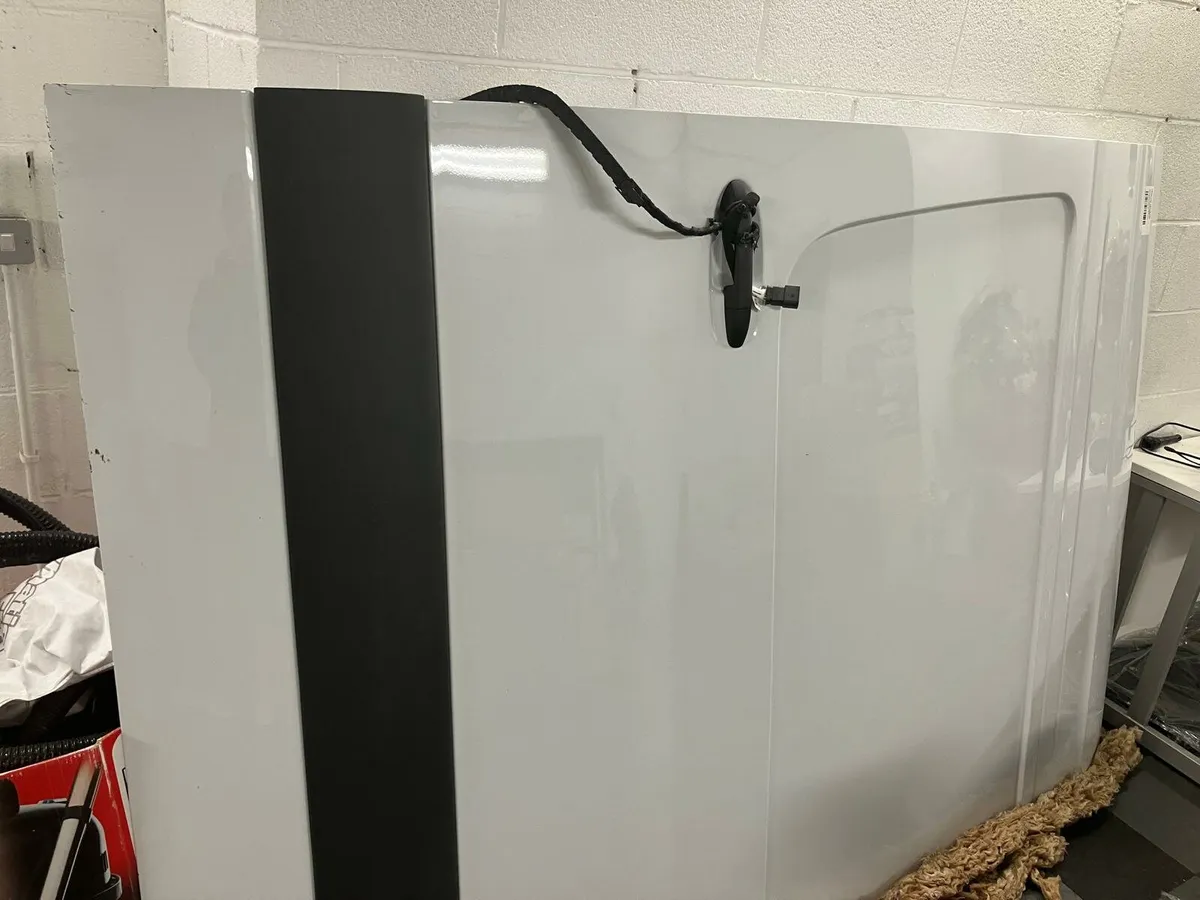 Mercedes-Benz Sprinter side door L3H2 White - Image 3