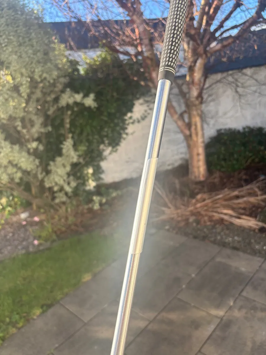 Mizuno 2 iron - Image 4