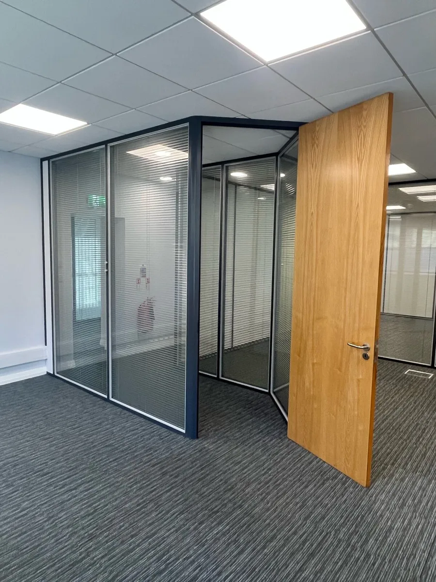 6 oak fire doors with locks and hinges - Image 3