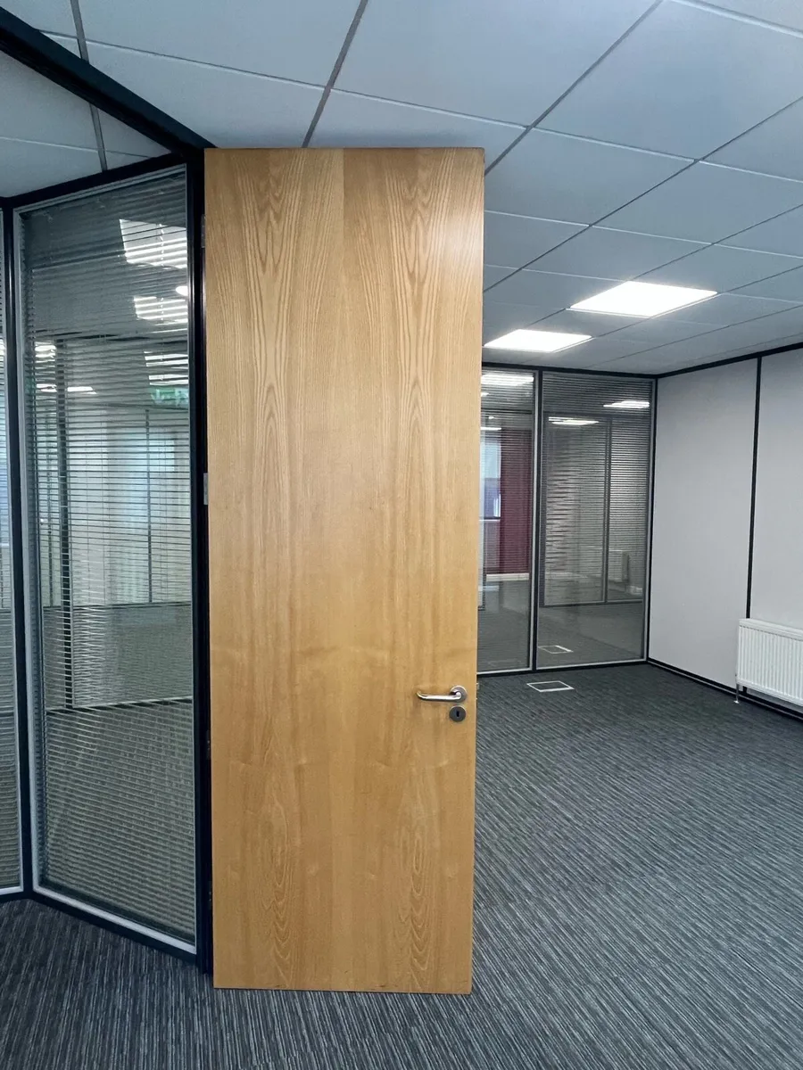 6 oak fire doors with locks and hinges - Image 1