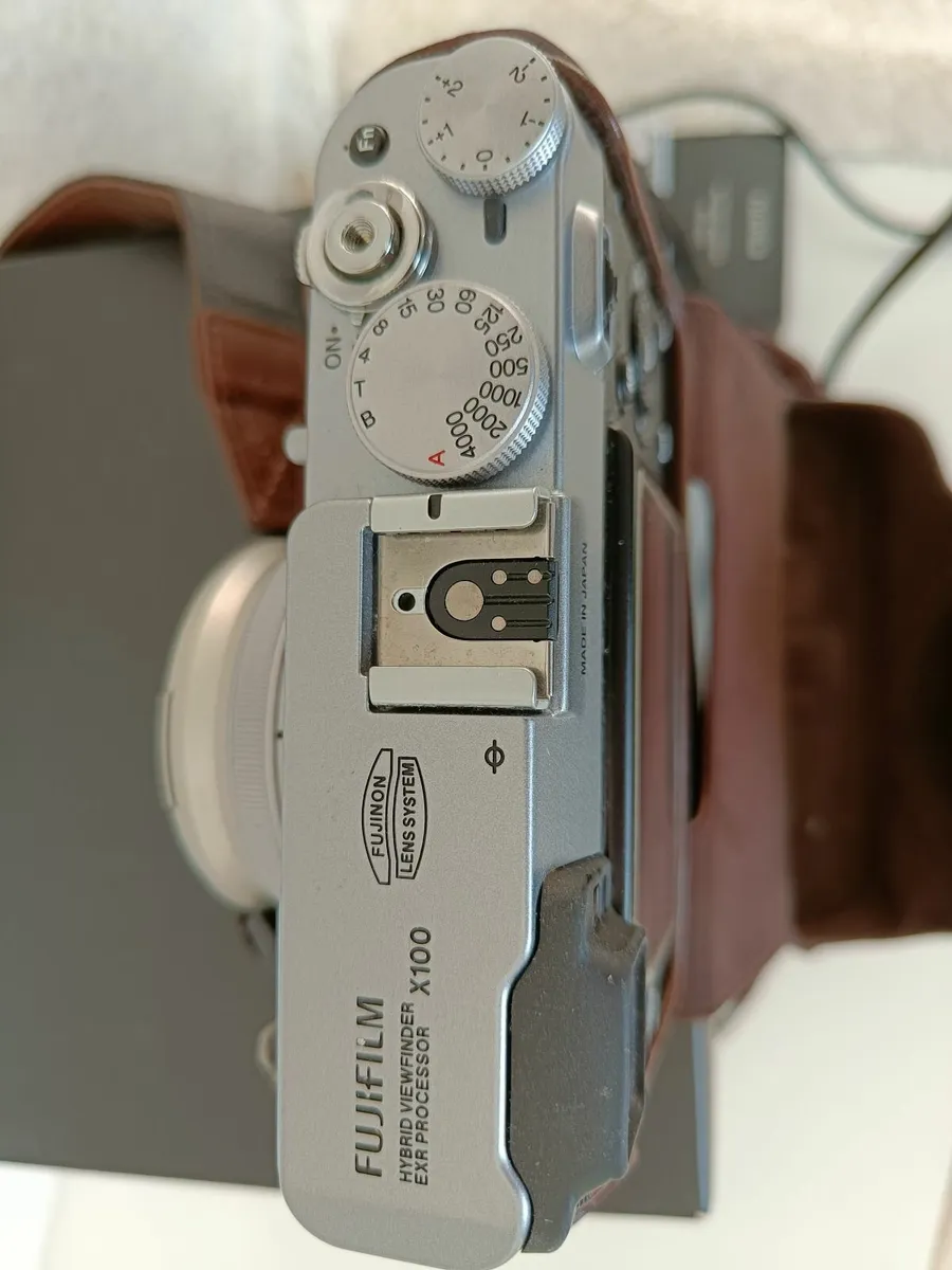Fujifilm X100 camera - Image 3