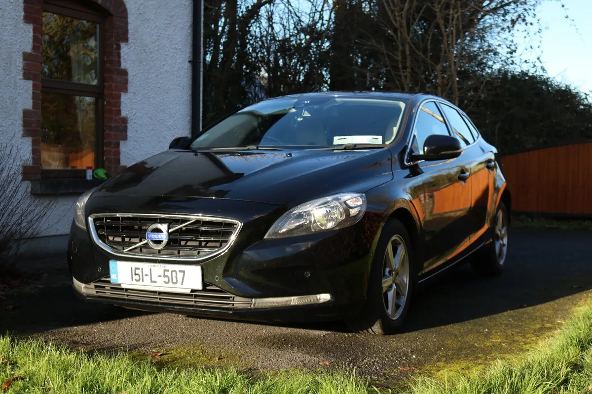 Volvo V40 2015 - Image 1