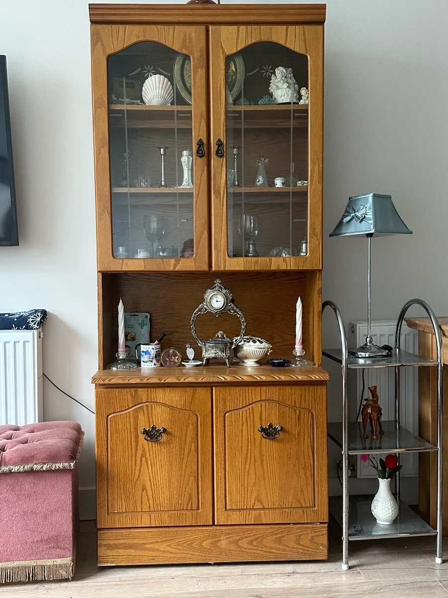 Wooden showcase - Image 1