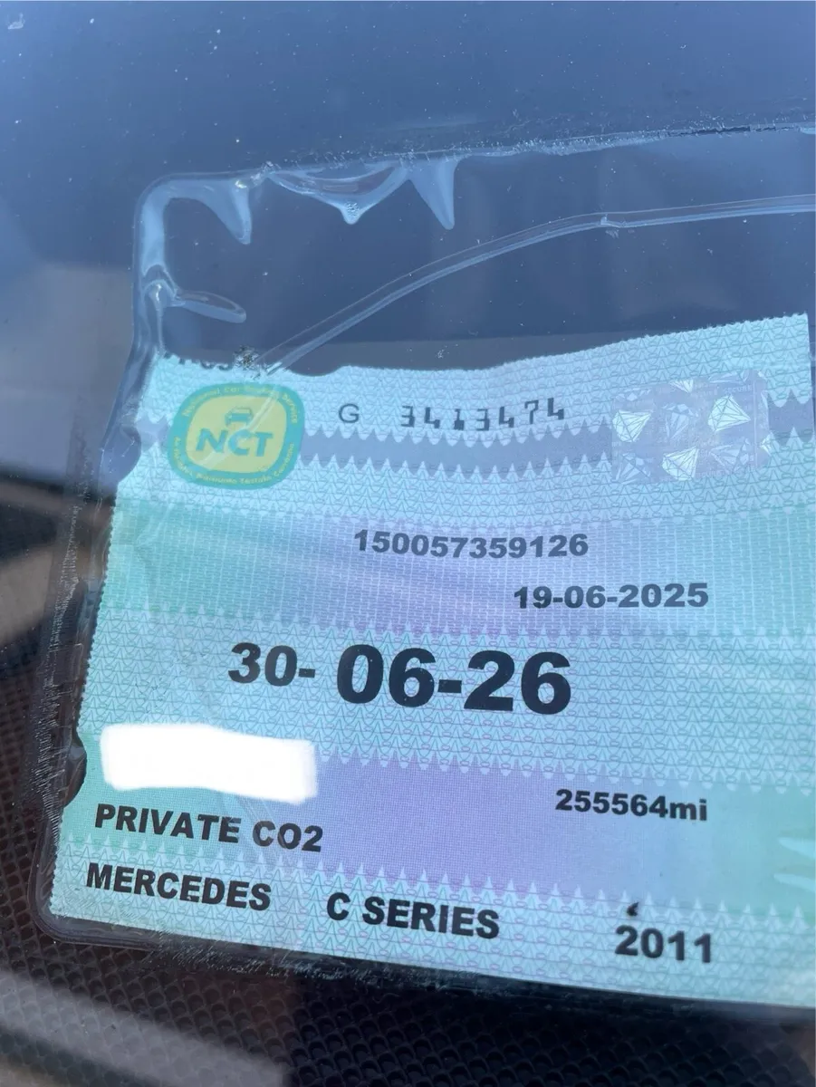 Mercedes Benz 2011 - Image 4