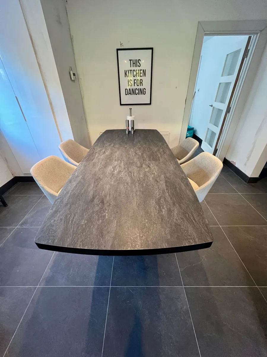 Dining Set - Table and chairs - Image 2