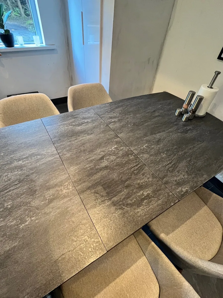 Dining Set - Table and chairs - Image 3