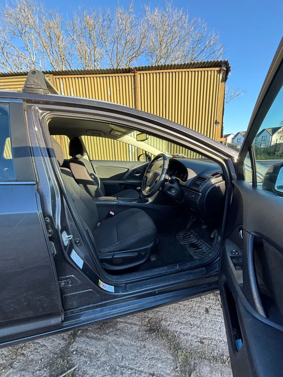 Toyota Avensis 2010 - Image 3