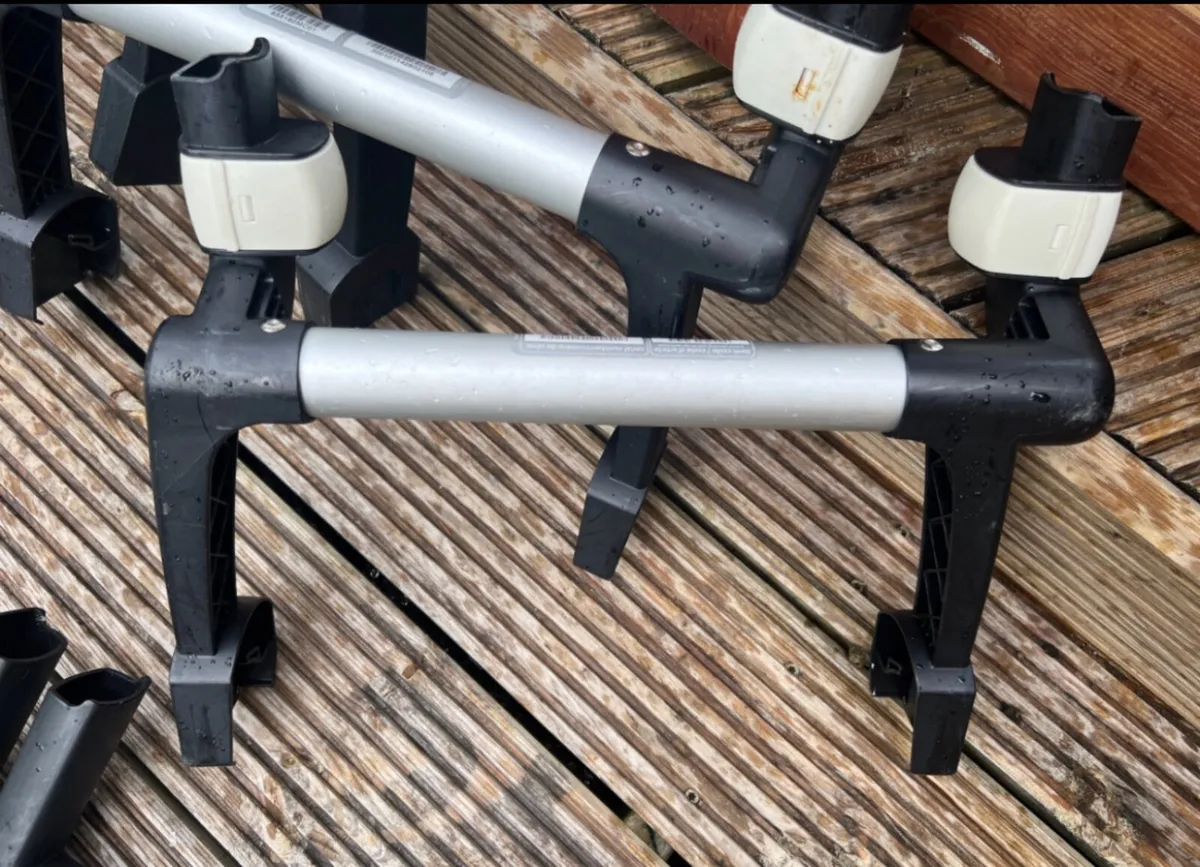 Bugaboo donkey car seat adapter in swords - Image 2