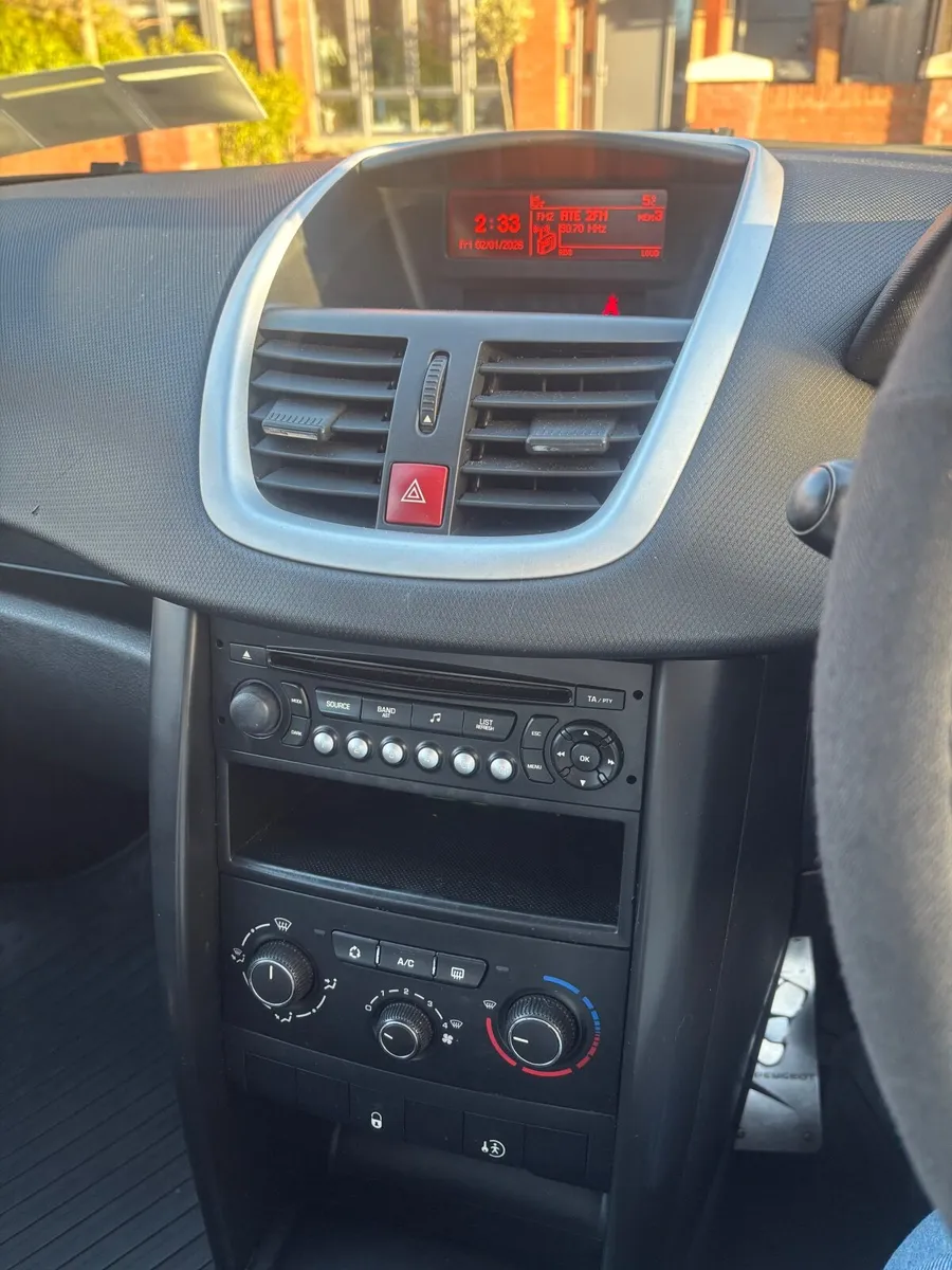 Peugeot 207 2011 - Image 4