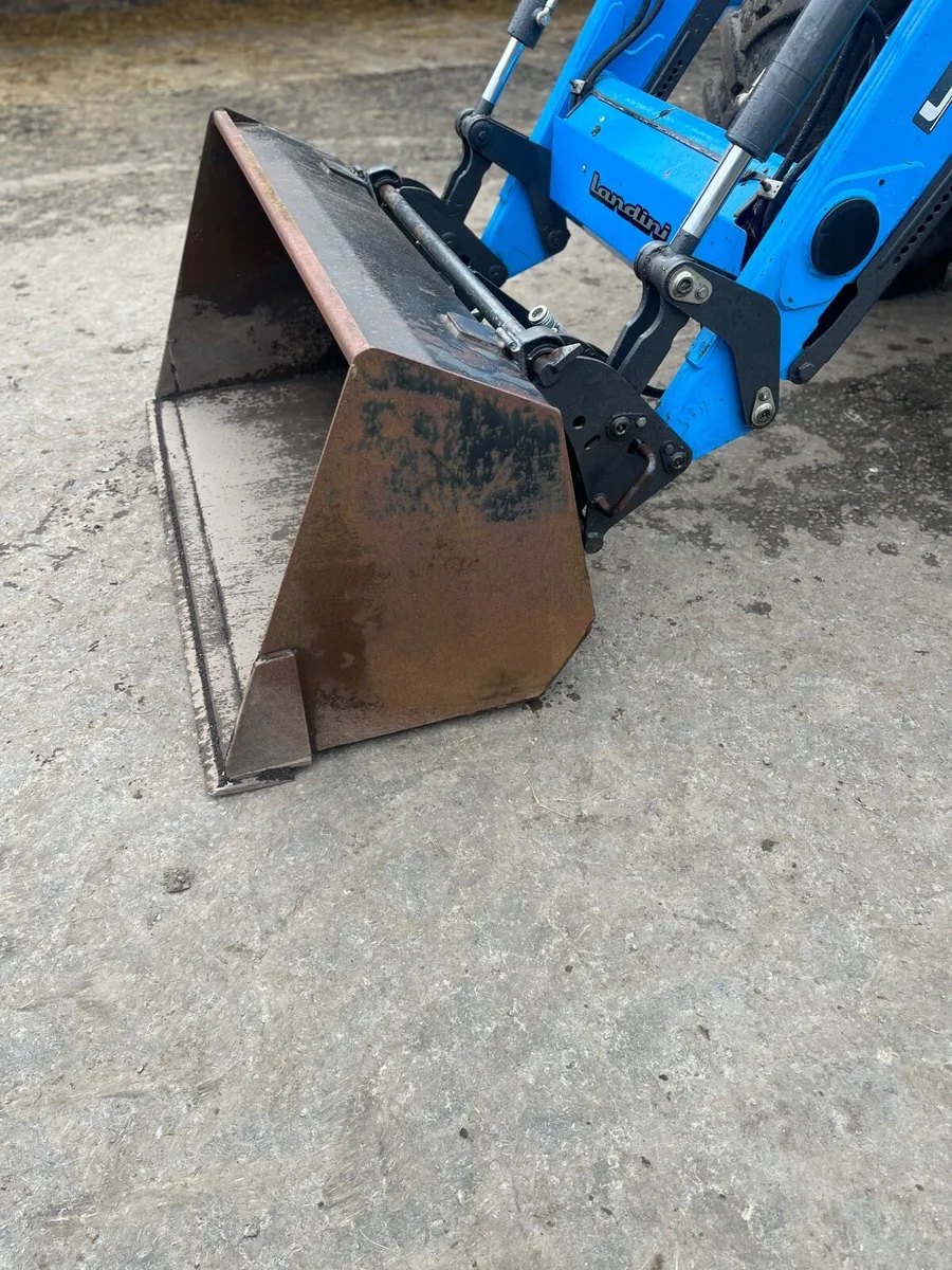 Rossmore 5ft Bucket - Image 1