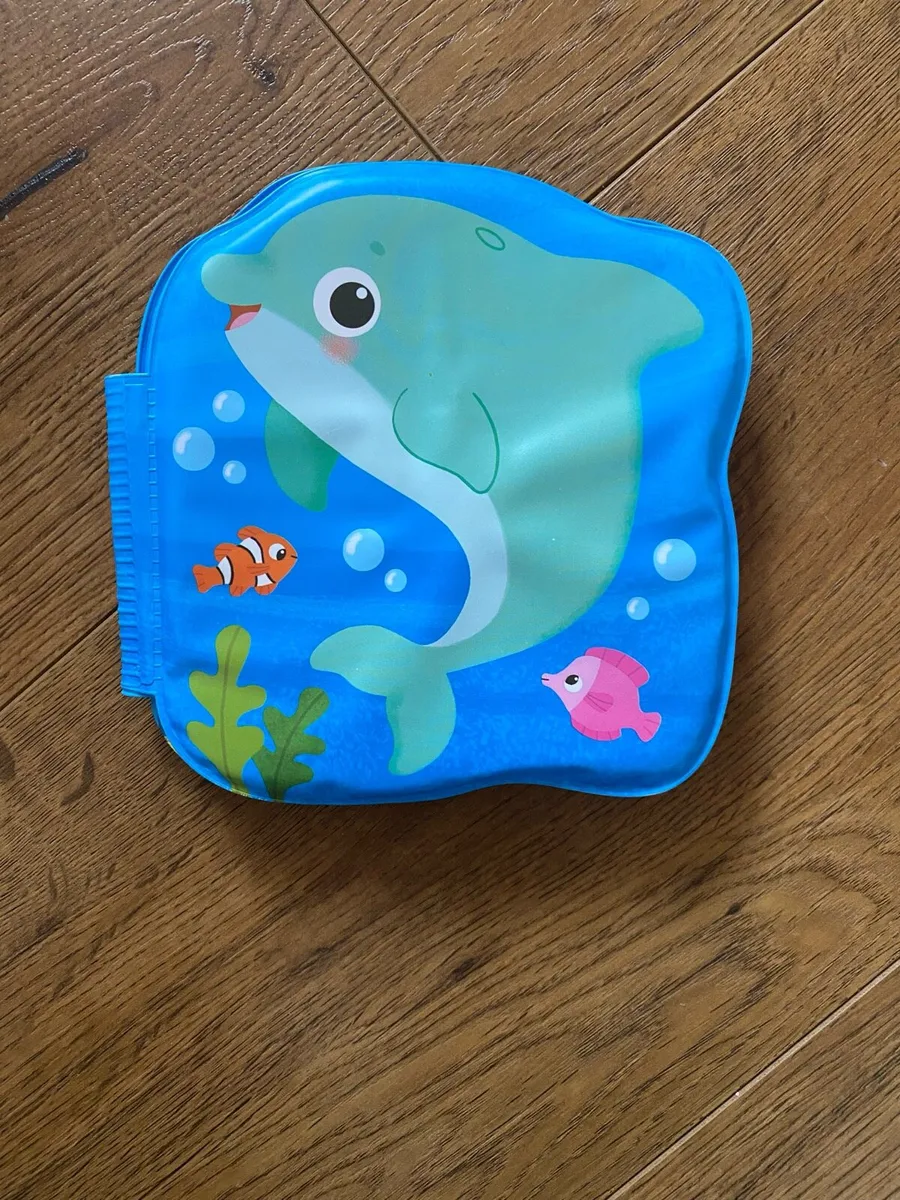 Baby & Kids Bath time  Book / Dolphin Plum  Book - Image 1