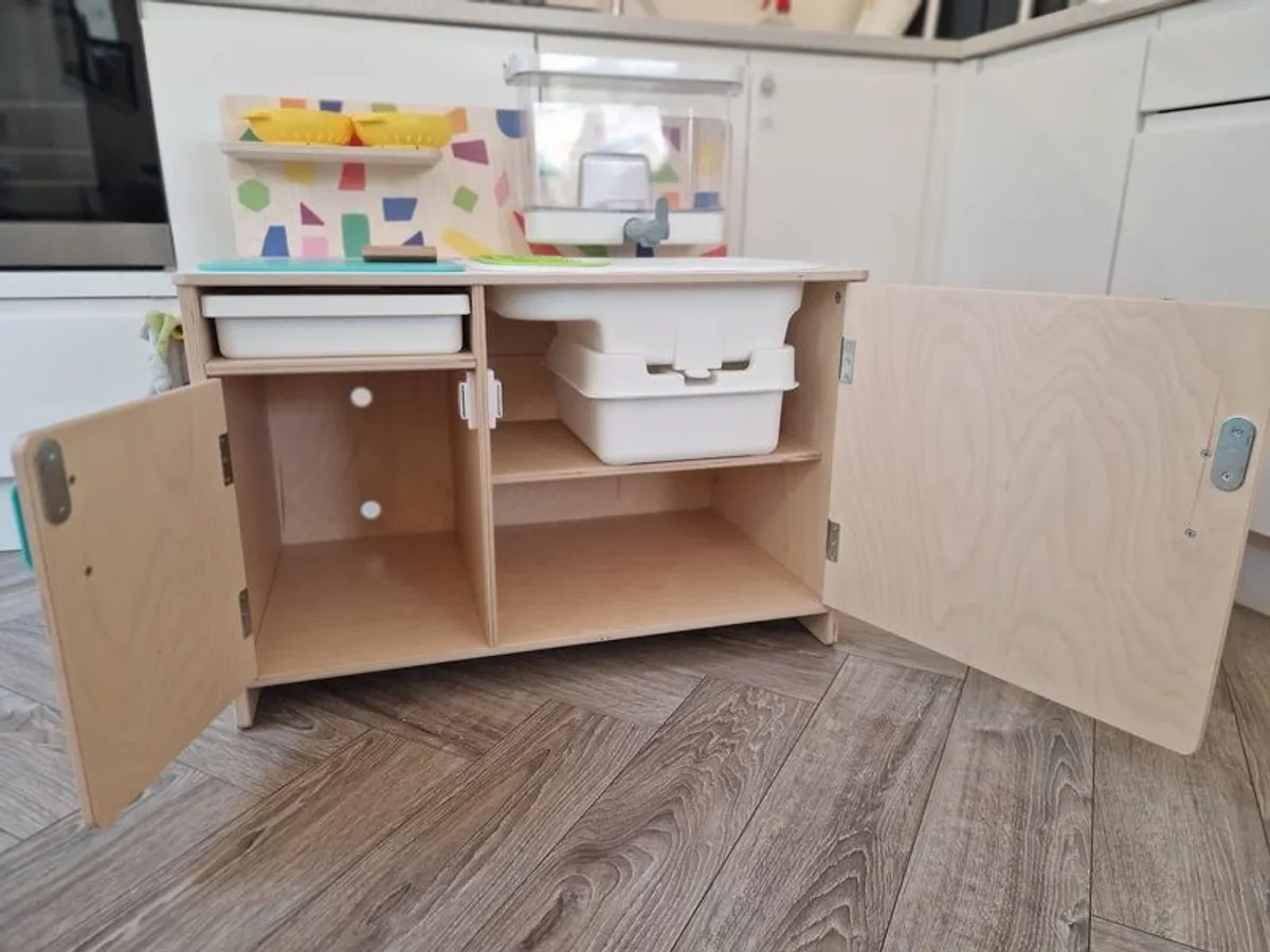 Lovevery Real Life Play Kitchen with Working Sink - Image 4