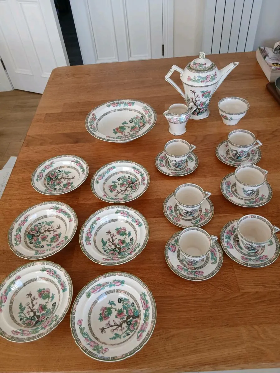 Myott China tea set with 6 cups and saucers teapot - Image 1