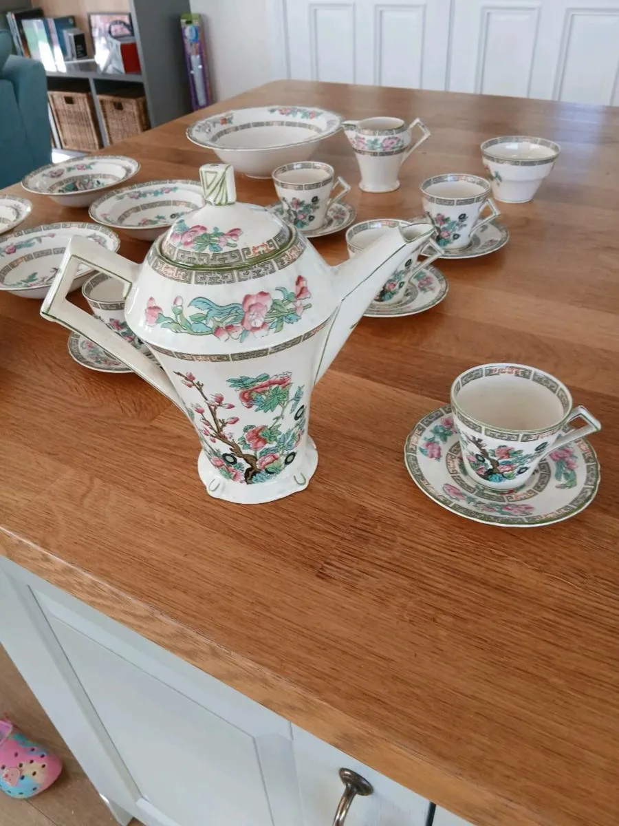 Myott China tea set with 6 cups and saucers teapot - Image 2