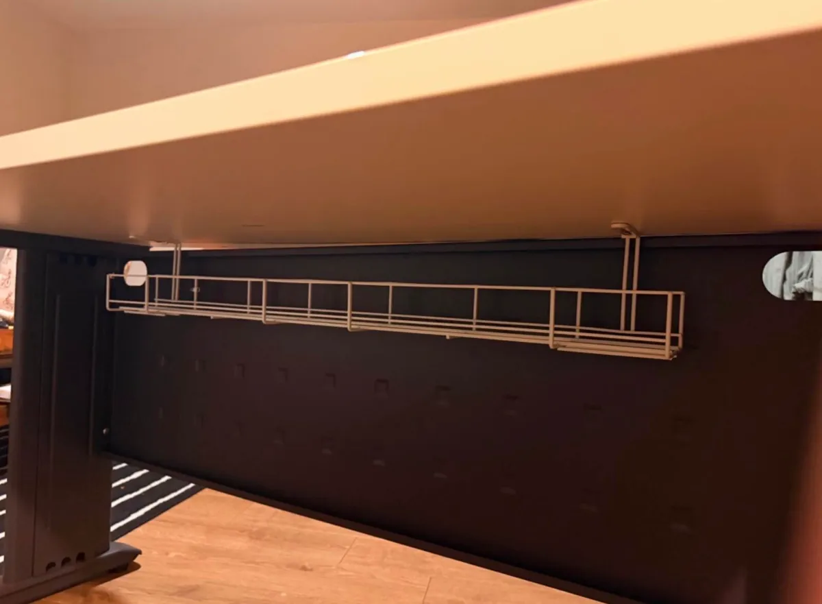 Table and chair great deal - Image 2