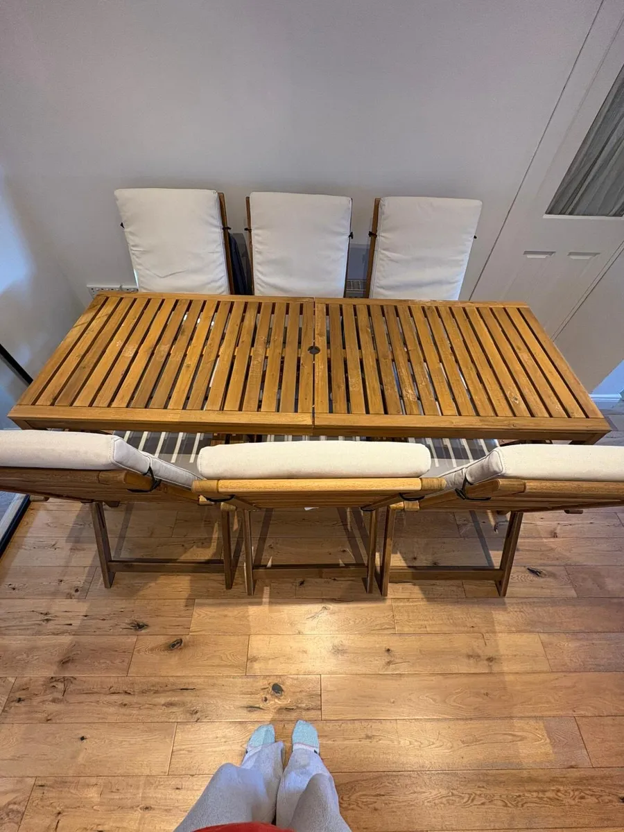 Set of table and chairs - Image 3