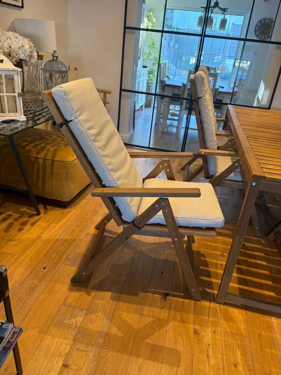 Set of table and chairs - Image 4