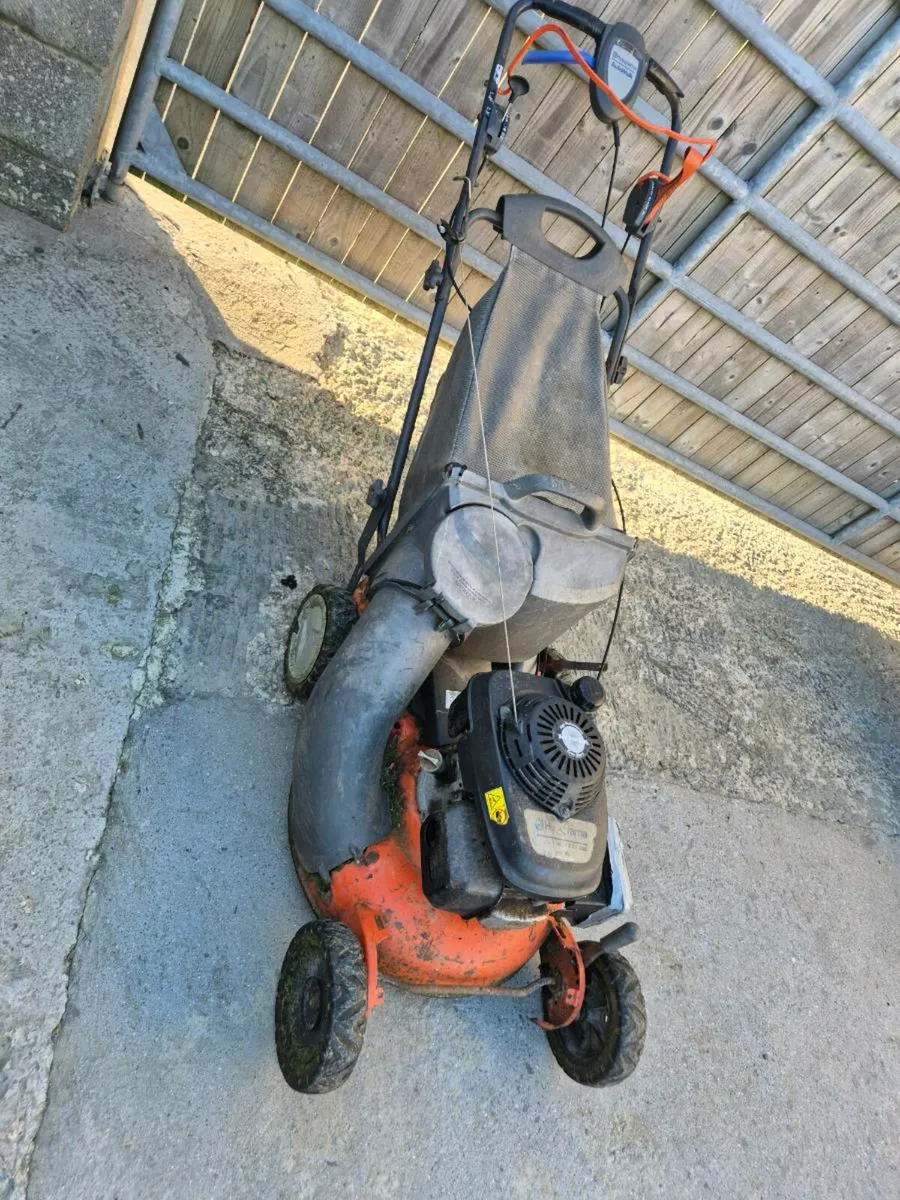 Husqvarna self Drive lawnmower - Image 4