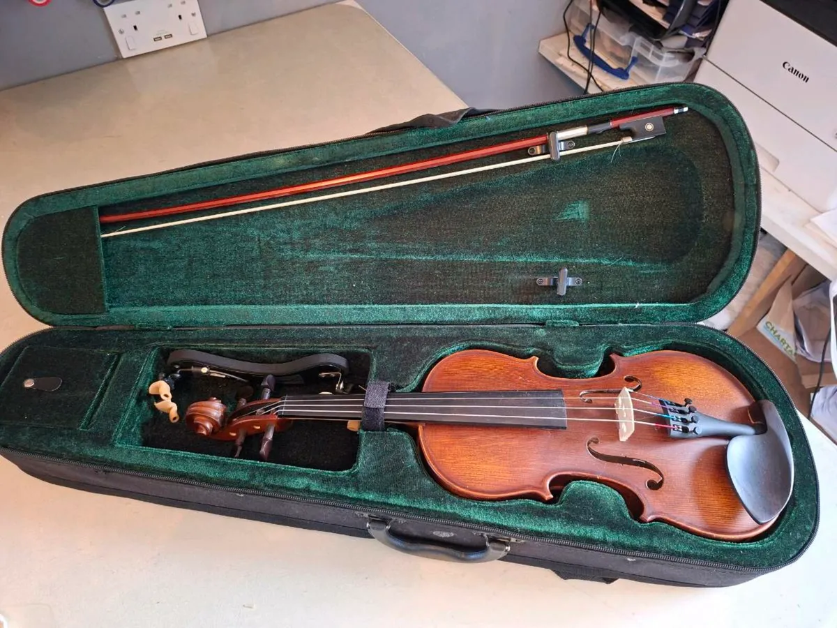 Child's violin/fiddle 3/4 size - Image 2
