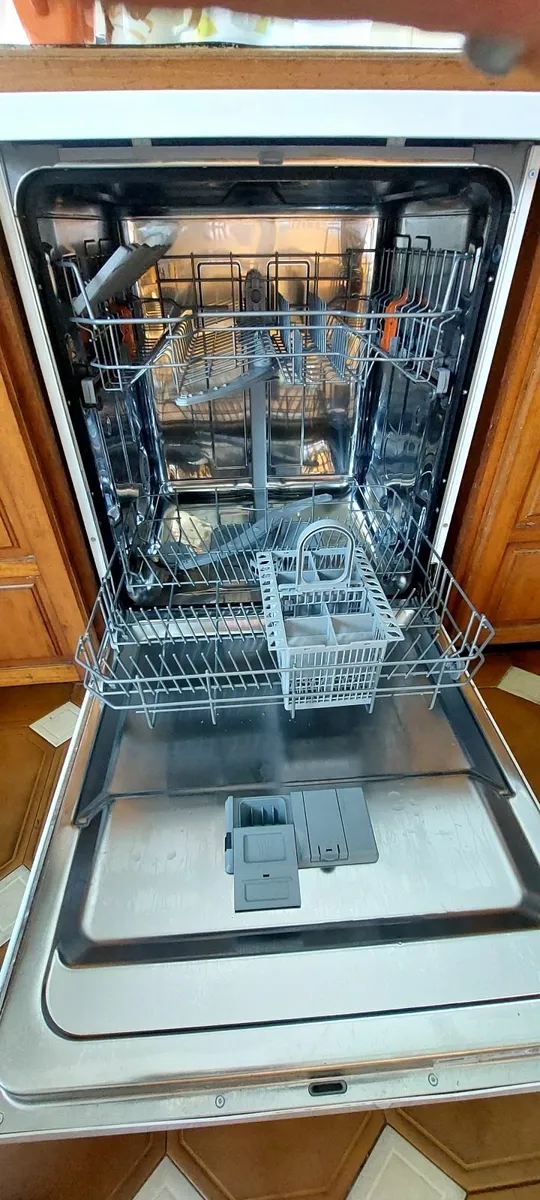 Dishwasher - Image 2