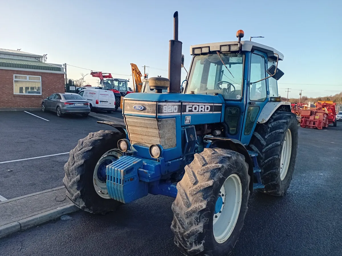 Ford 8210 - Image 1