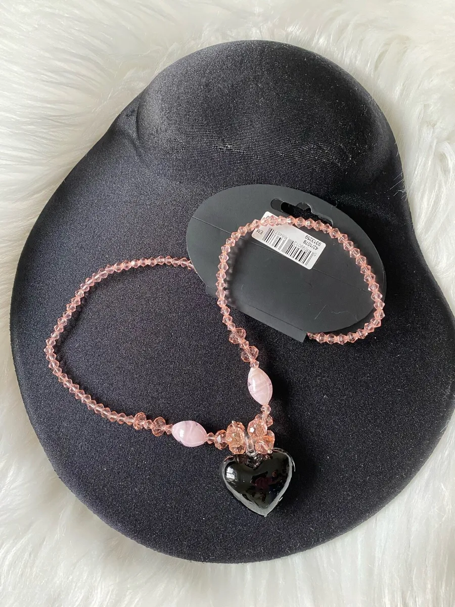 Brand New Pink Flower 🌸 Heart Shaped Necklace - Image 4