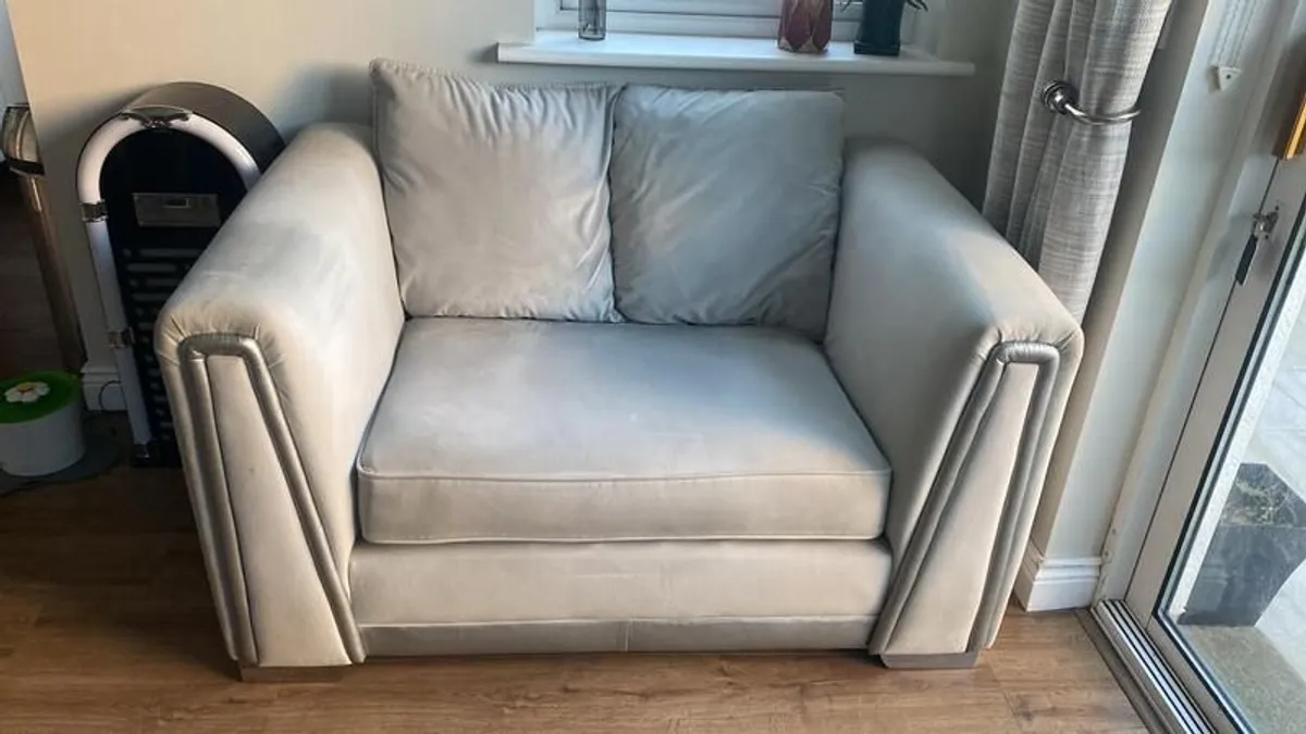 Cuddle chair - Image 2