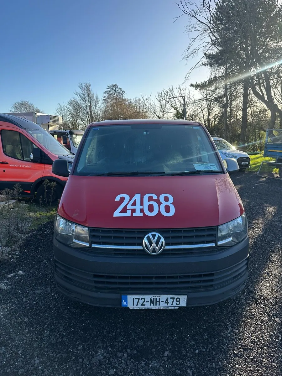 Volkswagen Transporter 2017 - Image 2