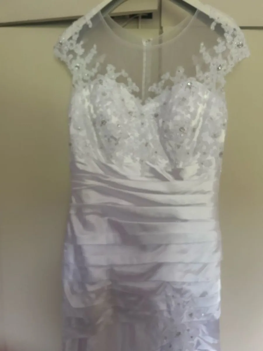 stunning wedding dress - Image 3