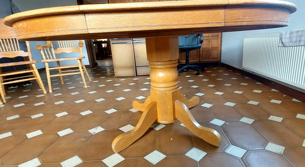 Table and Chairs - Image 2