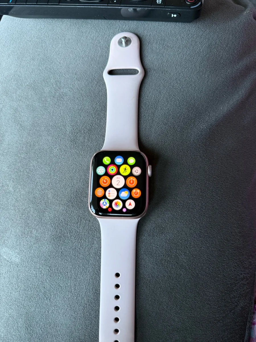 Apple Watch SE - Image 2