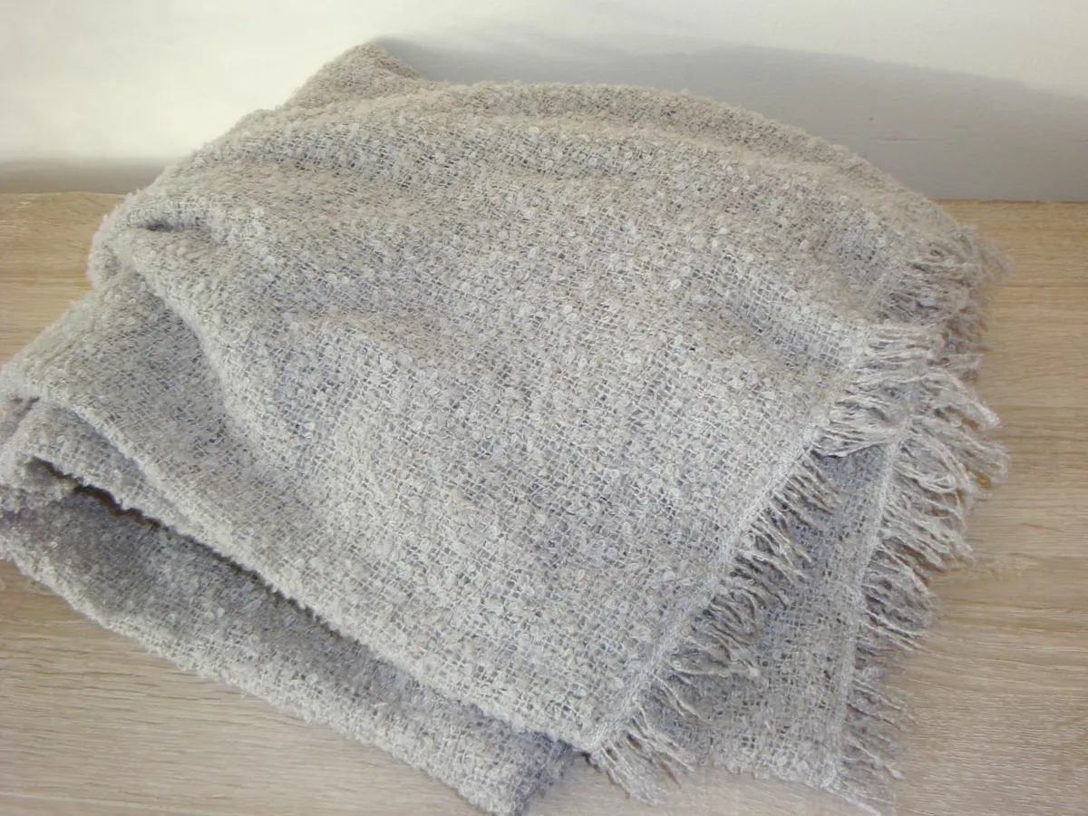 Decorative throw blanket 124 x 160cm - Image 1