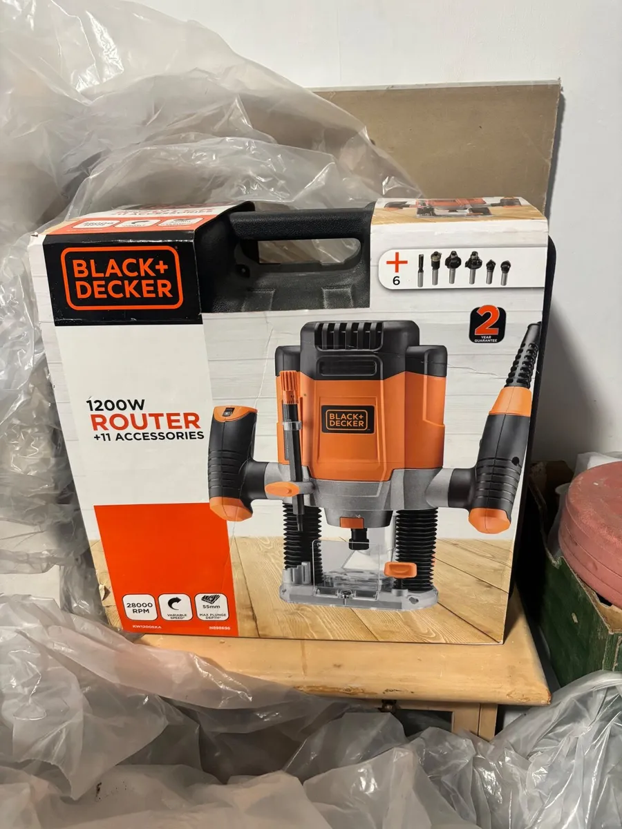 Black & Decker 1200 Router - Image 2