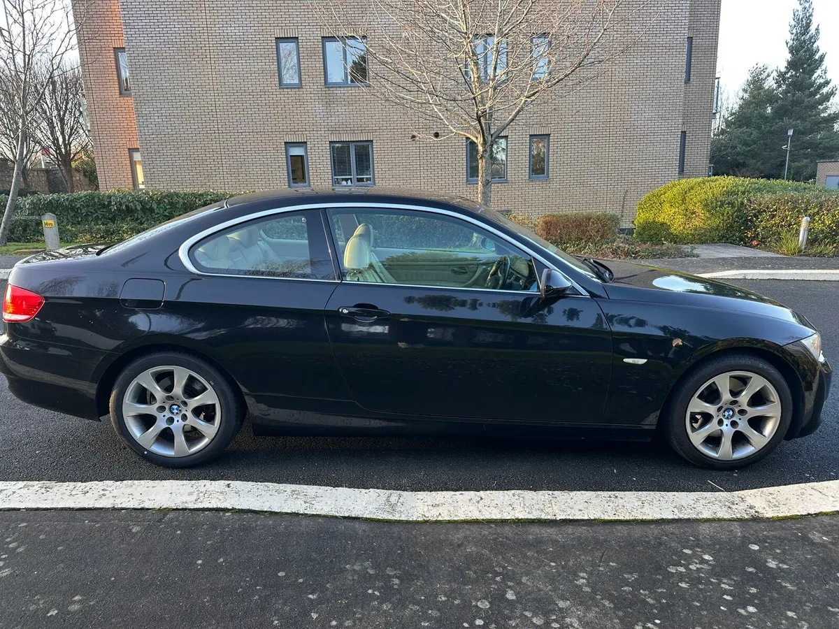 BMW 325i - Image 1