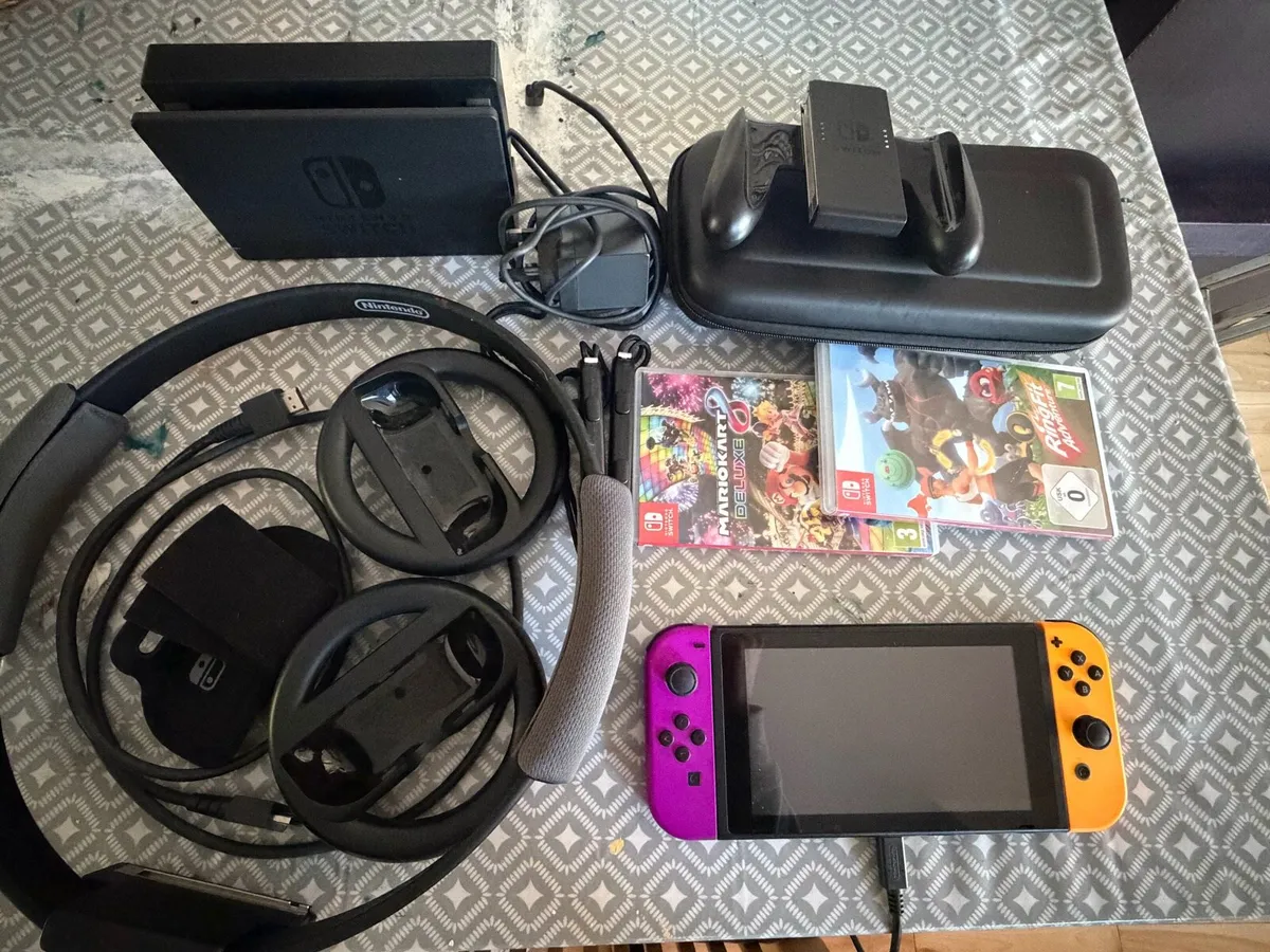Nintendo switch bundle - Image 1