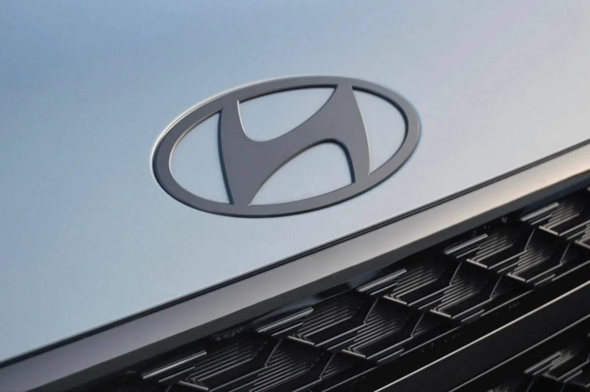 Hyundai Santa Fe 1.6 PHEV 4WD Premium - Image 3