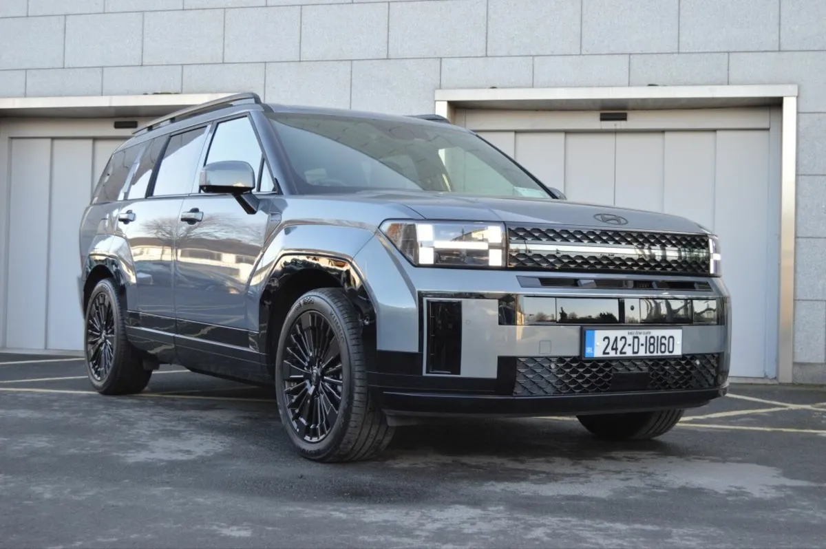 Hyundai Santa Fe 1.6 PHEV 4WD Premium - Image 4