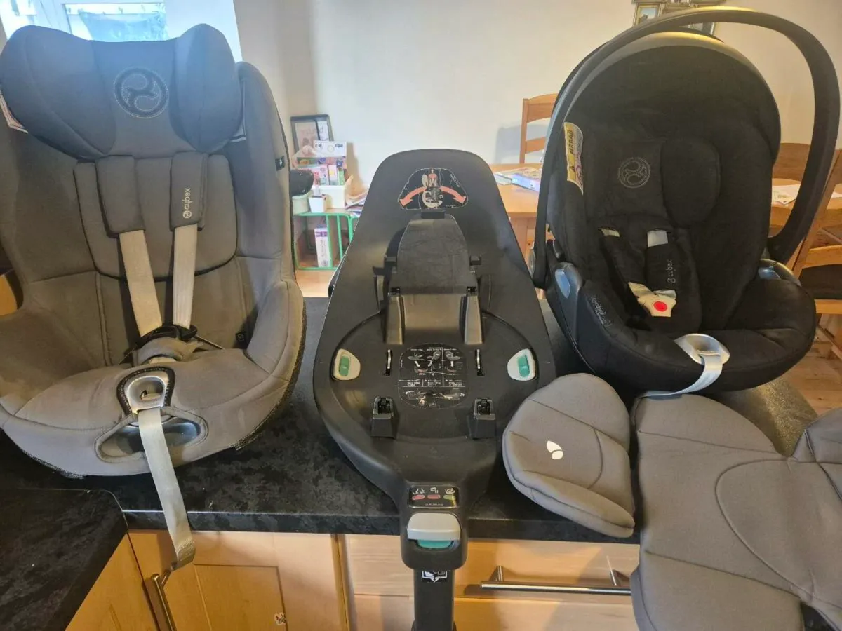 Cybex Sirona T i-Size Car Seats & Base - Image 1